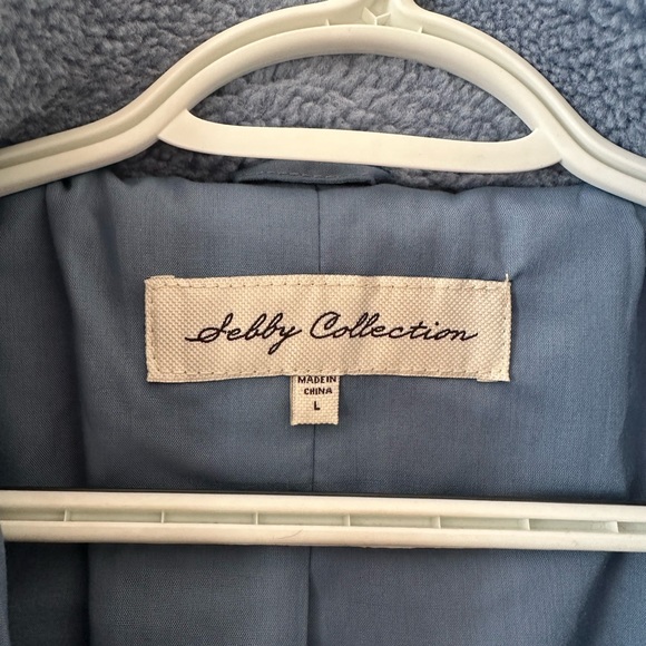 Periwinkle fuzzy jacket size large - Picture 3 of 6